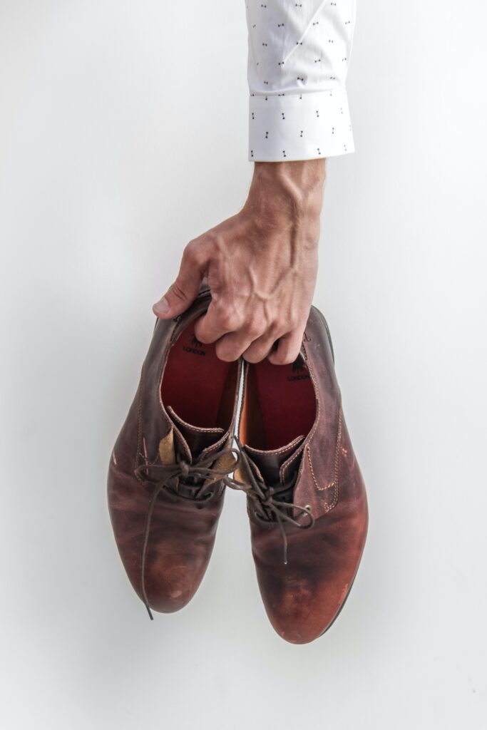 from-classic-to-contemporary-uncover-the-latest-trends-in-male-footwear-for-every-occasion-body-3