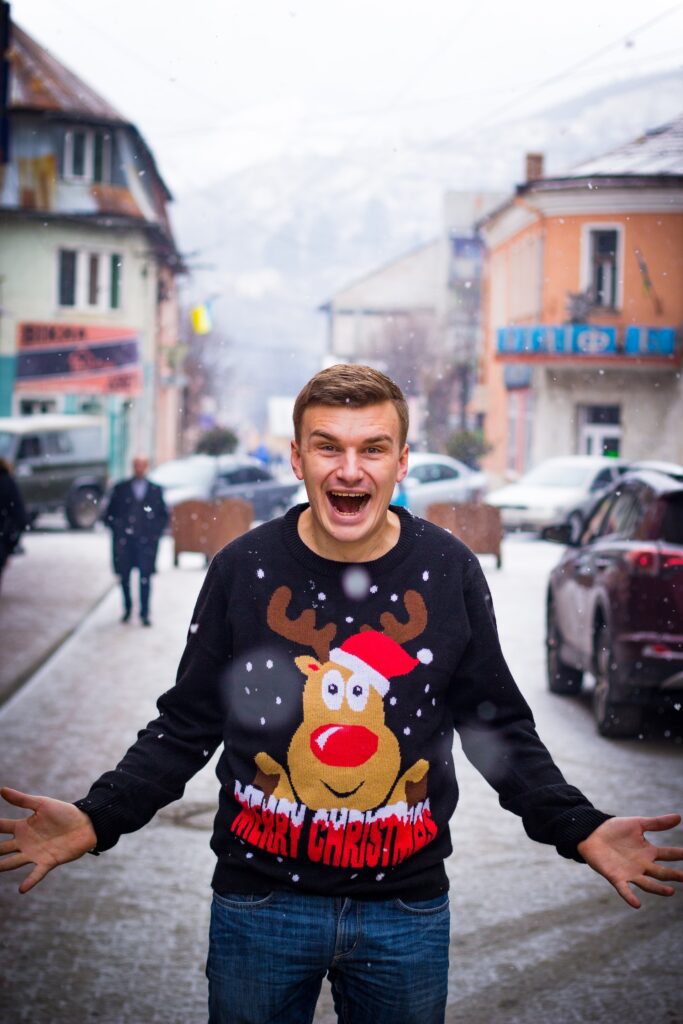 festive-and-fashionable-mens-christmas-jumper-trends-for-2023-body-1